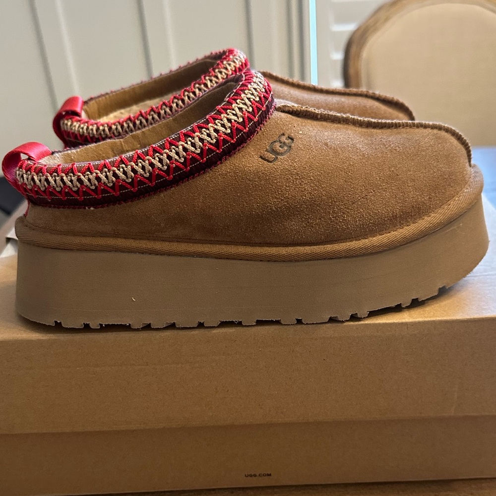 Ugg Tazz Platform Slipper - Size 5